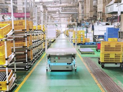 濱海新區本土企業自研機器人 提供廠內智慧物流解決方案